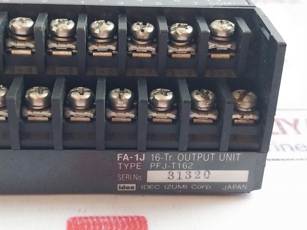 Idec Pfj-t162 Transistor Input/Output Unit Pfj-n162U 24VDc 10Ma/Pt