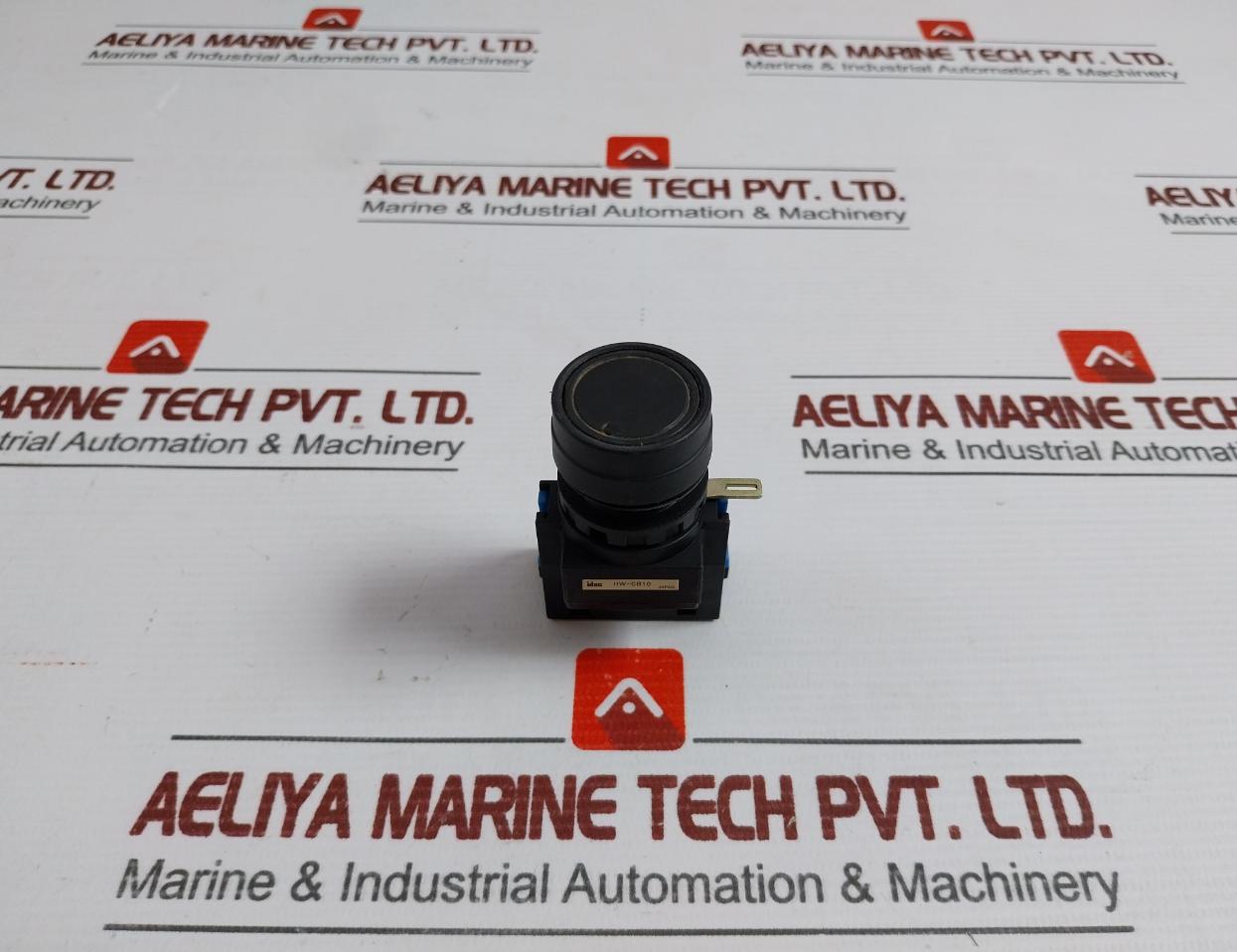 Idec Push Button Switch With Contact Block Part No: Hw-cb10, 10A 600V