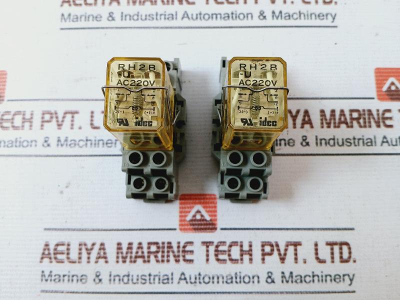 Idec Rh2B-u General Purpose Midget Relay Sh2B-05C Ac220V 7.5A 120Vac