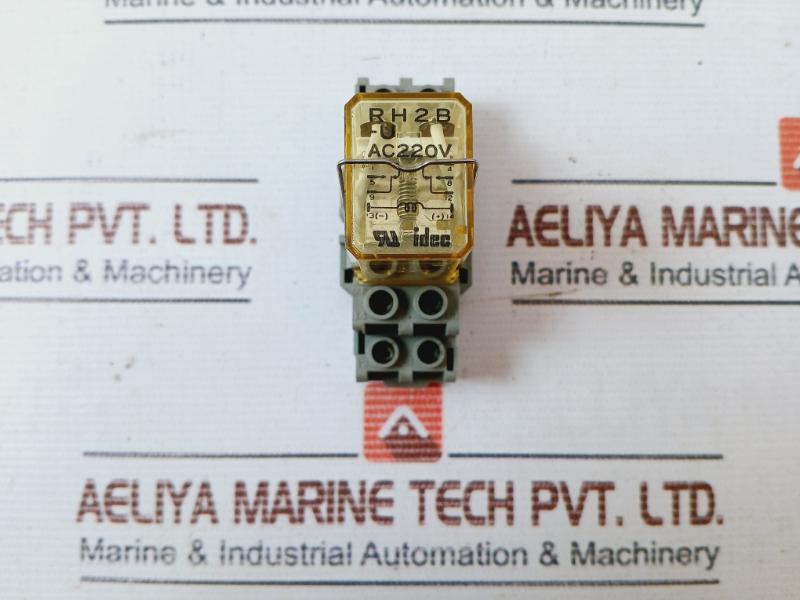 Idec Rh2B-u General Purpose Midget Relay Sh2B-05C Ac220V 7.5A 120Vac