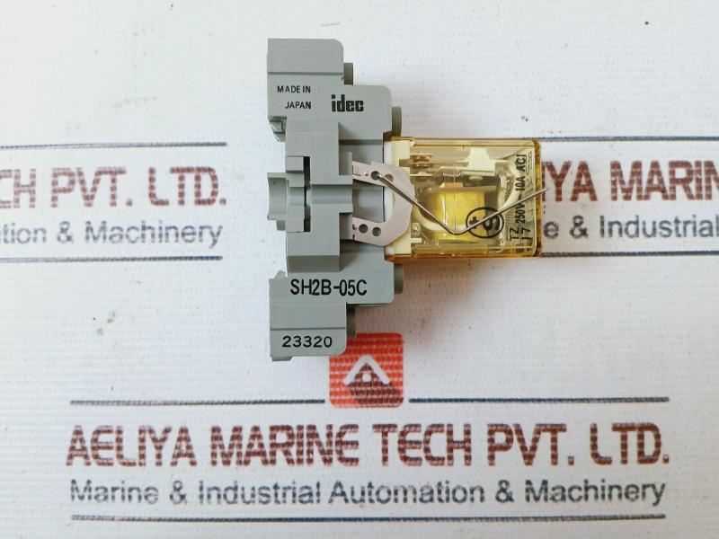 Idec Rh2B-u General Purpose Midget Relay Sh2B-05C Ac220V 7.5A 120Vac
