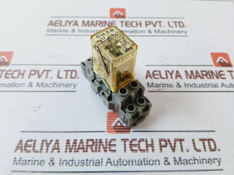 Idec Rh2B-u General Purpose Midget Relay Sh2B-05C Ac220V 7.5A 120Vac