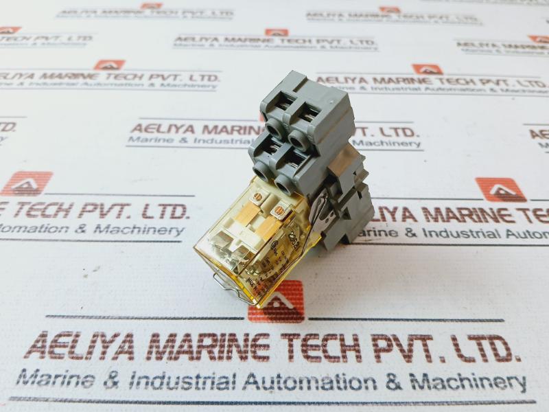 Idec Rh2B-u General Purpose Midget Relay Sh2B-05C Ac220V 7.5A 120Vac