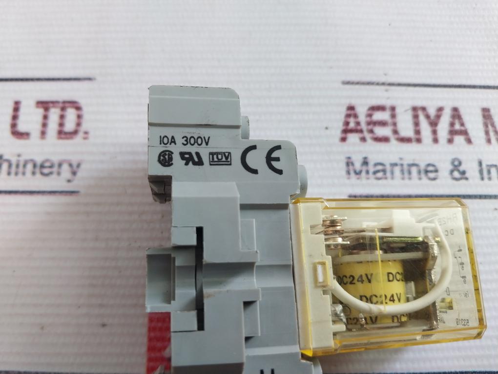 Idec Rh2B-ud Power Relay With Base 10A 240Vac