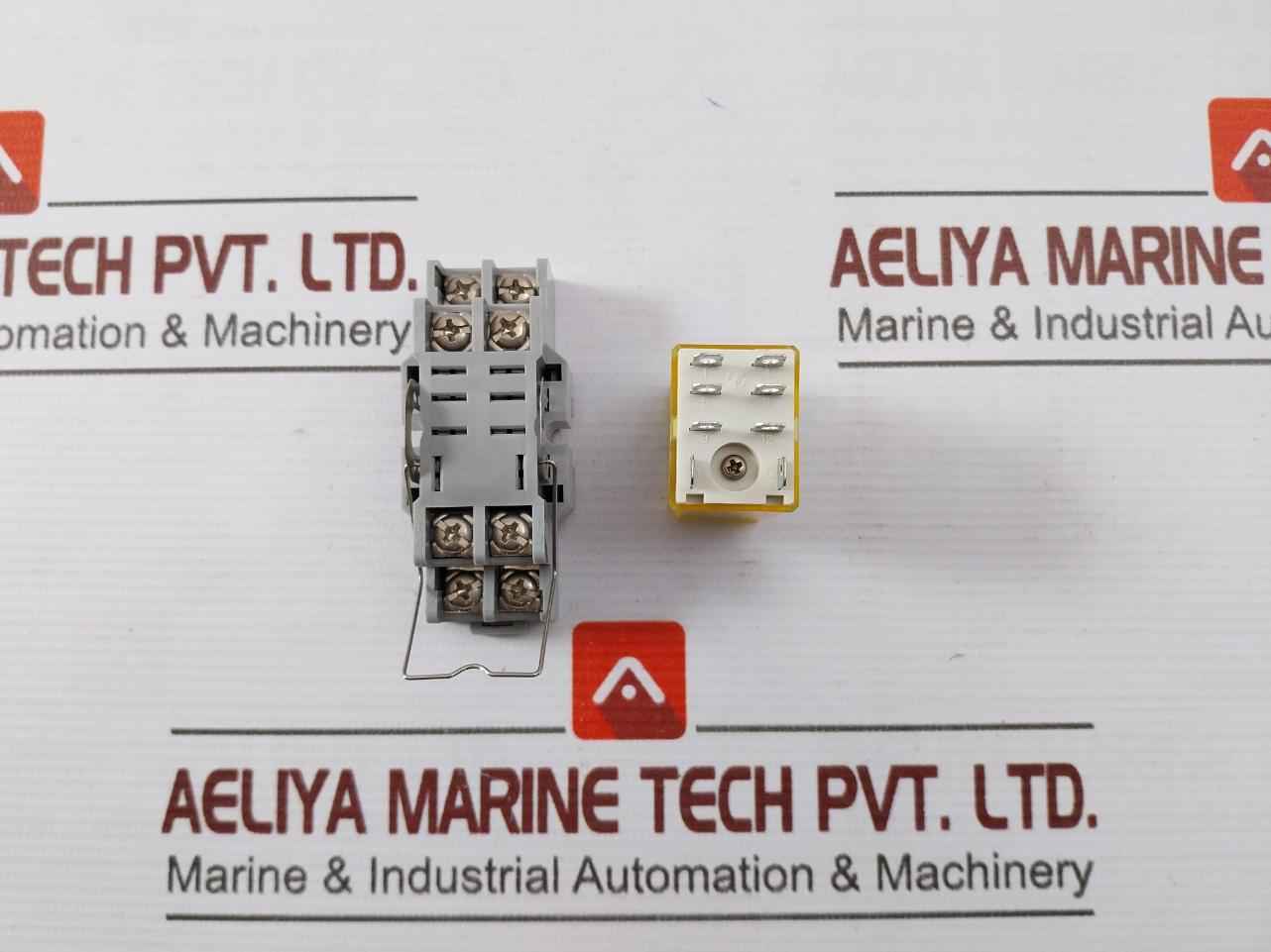 Idec Rh2B-ul Power Relay With Socket Sh2B-05 10A 300V Ac240V