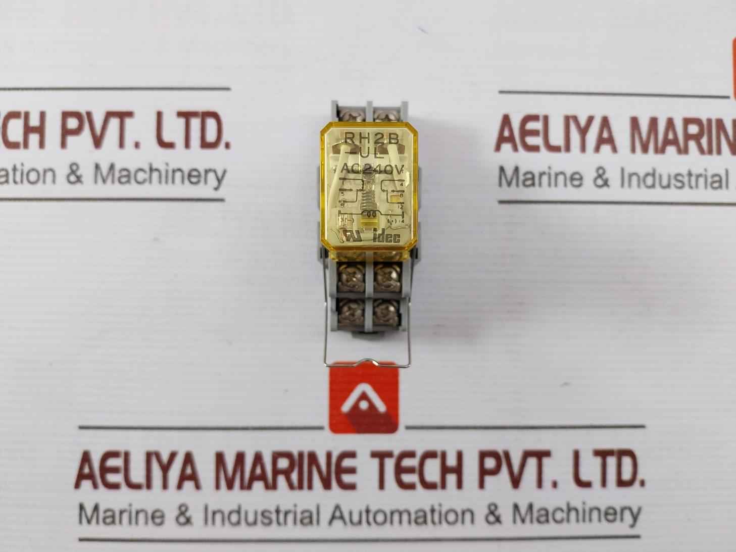 Idec Rh2B-ul Power Relay With Socket Sh2B-05 10A 300V Ac240V