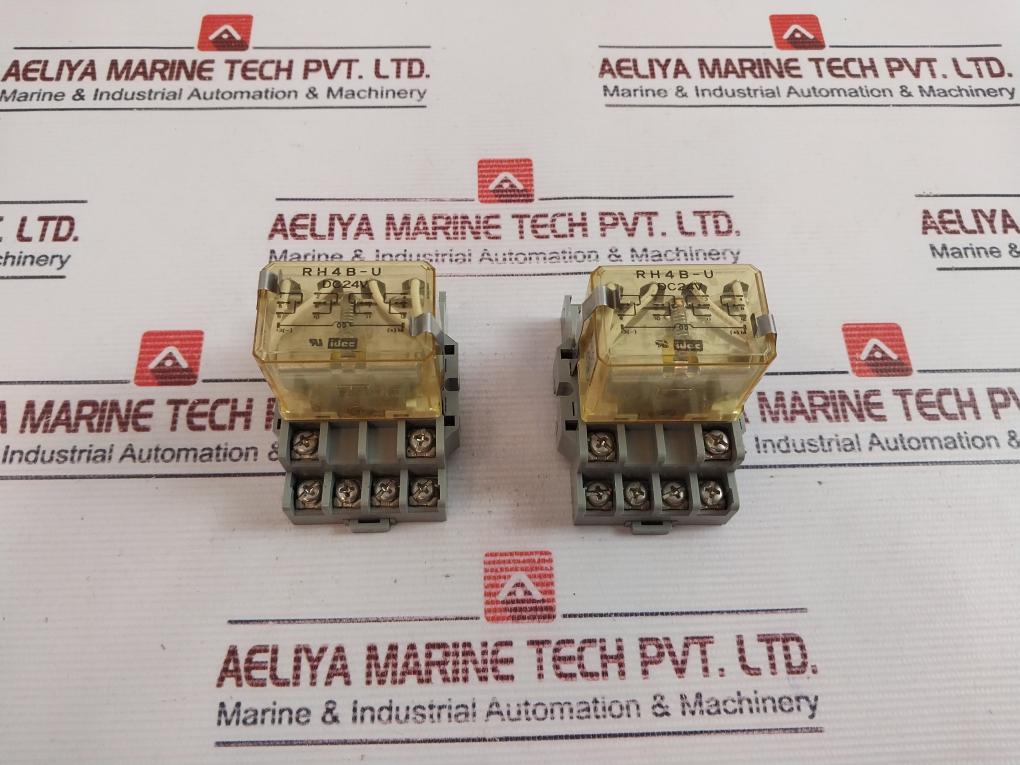 Idec Rh4B-u/Sh4B-05U Relay With Socket