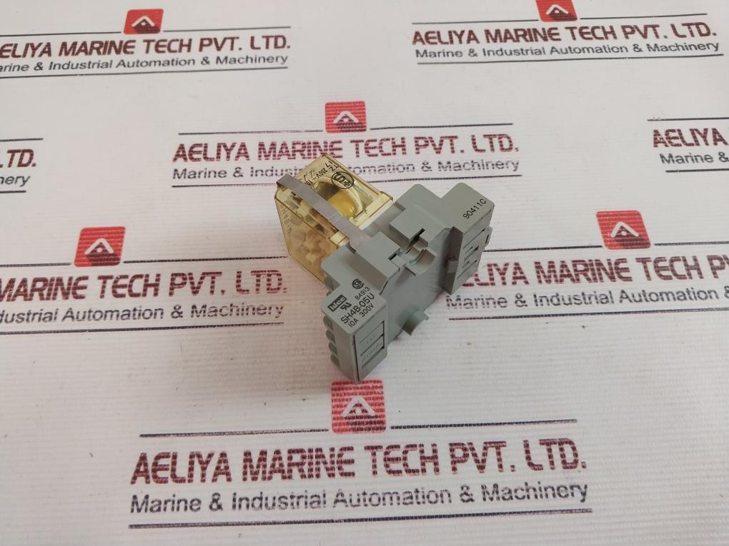 Idec Rh4B-u/Sh4B-05U Relay With Socket