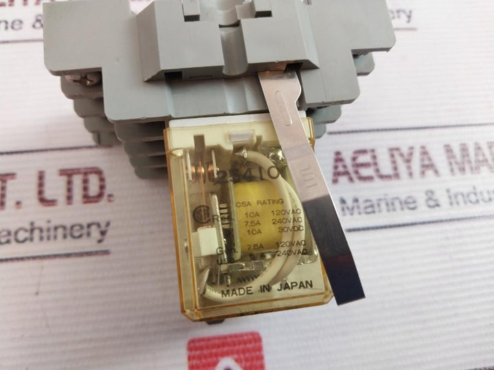 Idec Rh4B-u/Sh4B-05U Relay With Socket