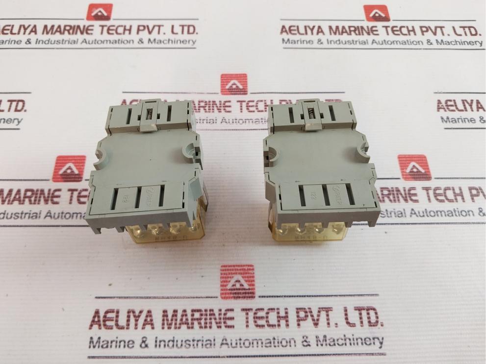 Idec Rh4B-u / Sh4B-05U Relay With Socket