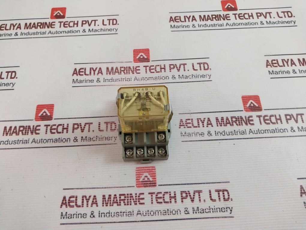 Idec Rh4B-u / Sh4B-05U Relay With Socket