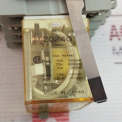 Idec Rh4B-u / Sh4B-05U Relay With Socket