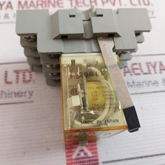 Idec Rh4B-u/ Sh4B-05U Relay With Socket 24Vdc