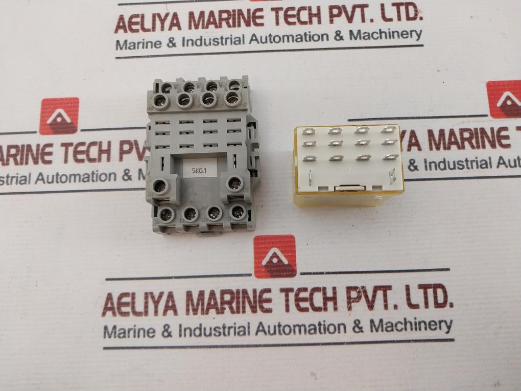 Idec Rh4B-ud Relay With Base 10A 300V