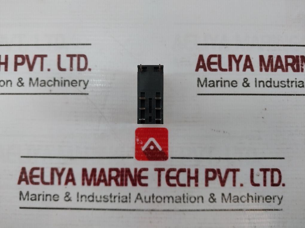Idec Rj2S-c-d24 Plug-in Relay 24Vdc 8A 250Vac
