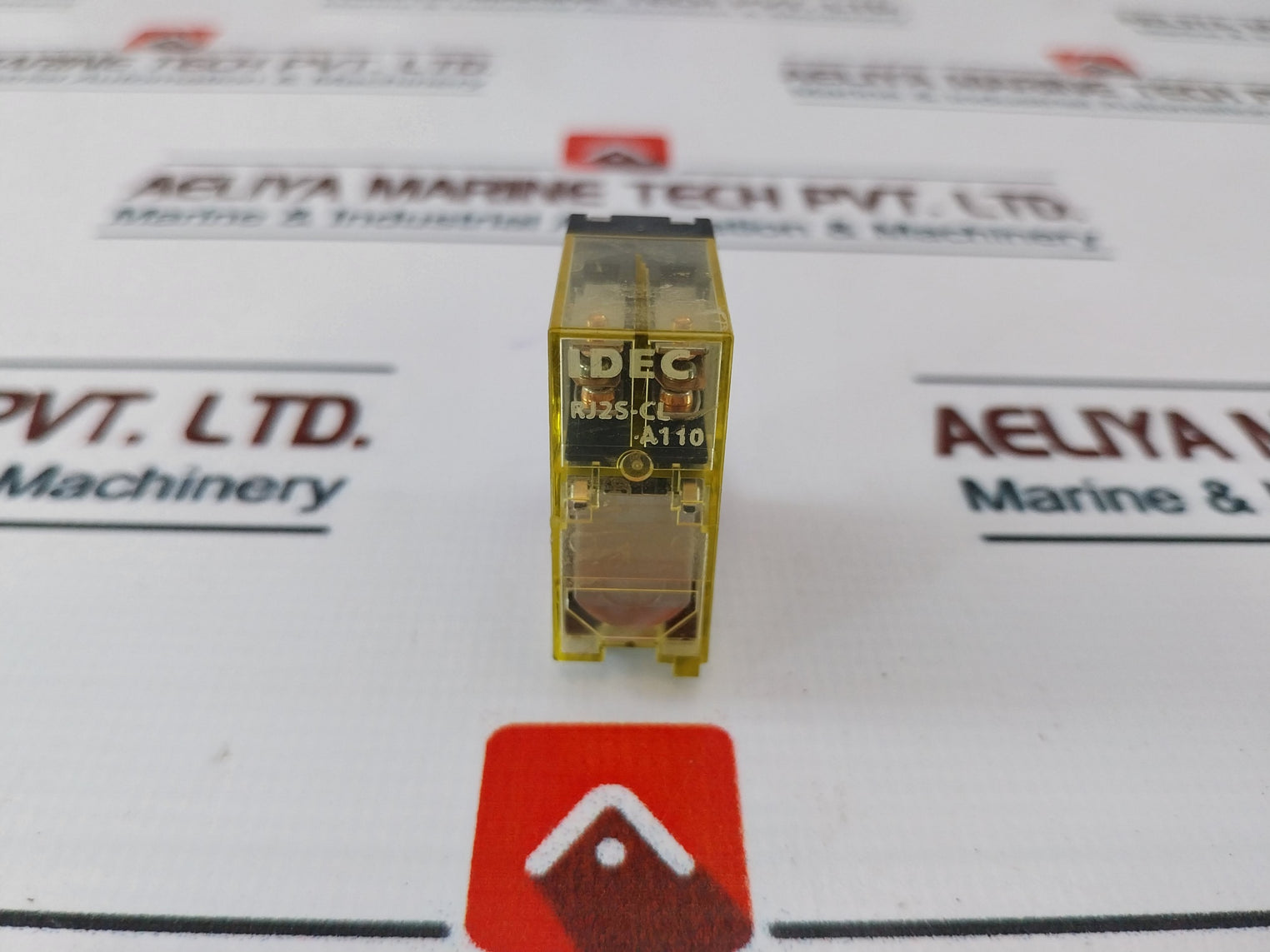 Idec Rj2S-cl-a110 Relay With Sj2S-07L Socket 50/60Hz