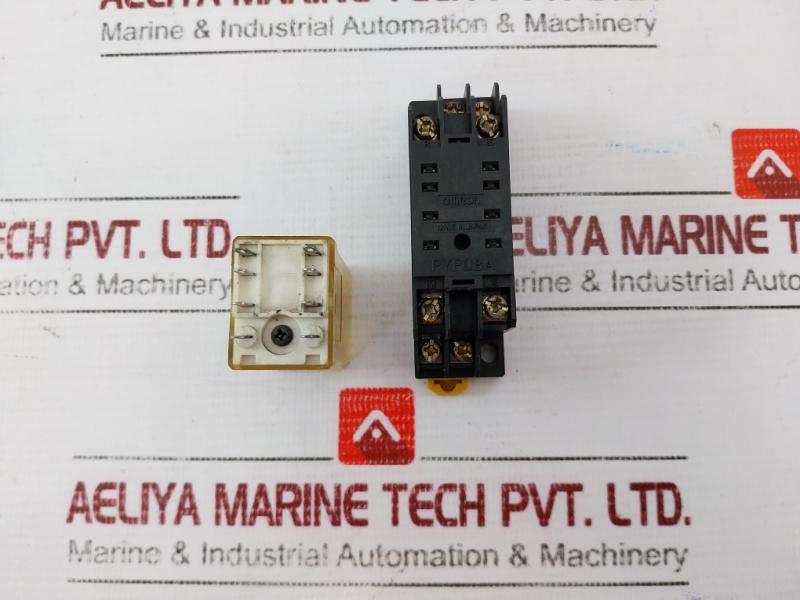 Idec Rm2S-u Relay W/ Pyf08A Relay Socket 50/60Hz