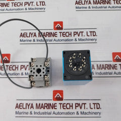 IDEC RTE-P1AD24 Electronic Timer with Socket SR2P-05