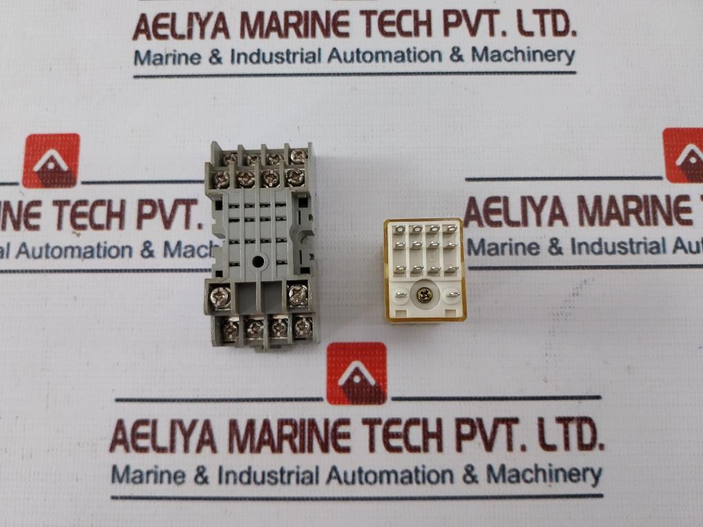 Idec Ry4S-ld Relay With Socket 24Vdc