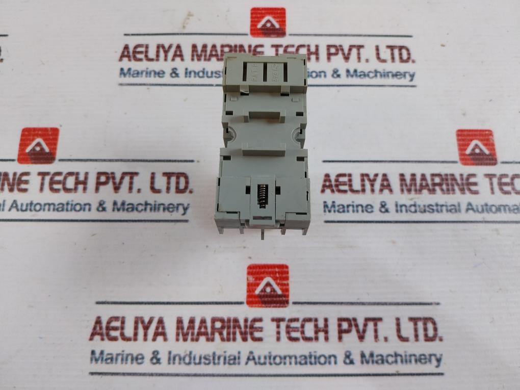 Idec Ry4S-ld Relay With Socket Sy4S-05C