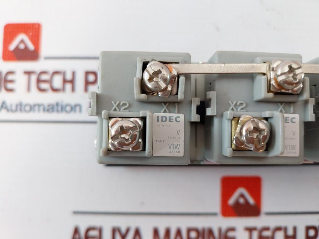 Idec Slc30n Led Display Module 230vac 50-60 Hz