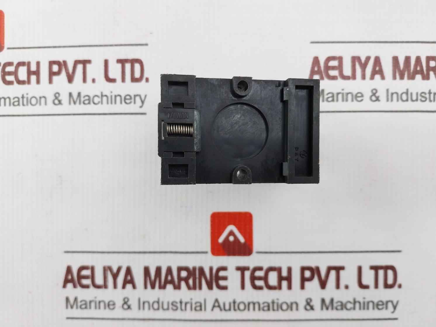 Idec Sr2P-06A Relay Socket Din Mount Screw Type