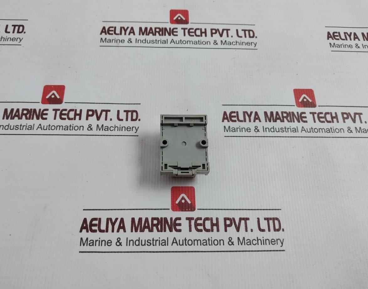 Idec Sr3P-05U Relay Socket 10A 300V