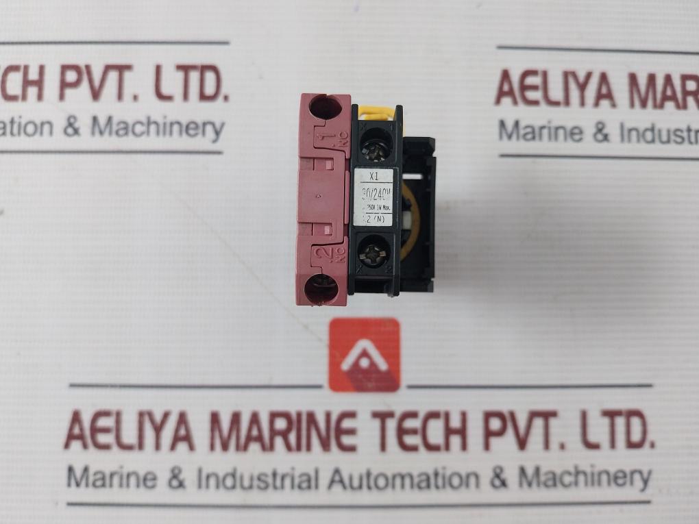 Idec Yw-e01 Push Button Switch 30/240V