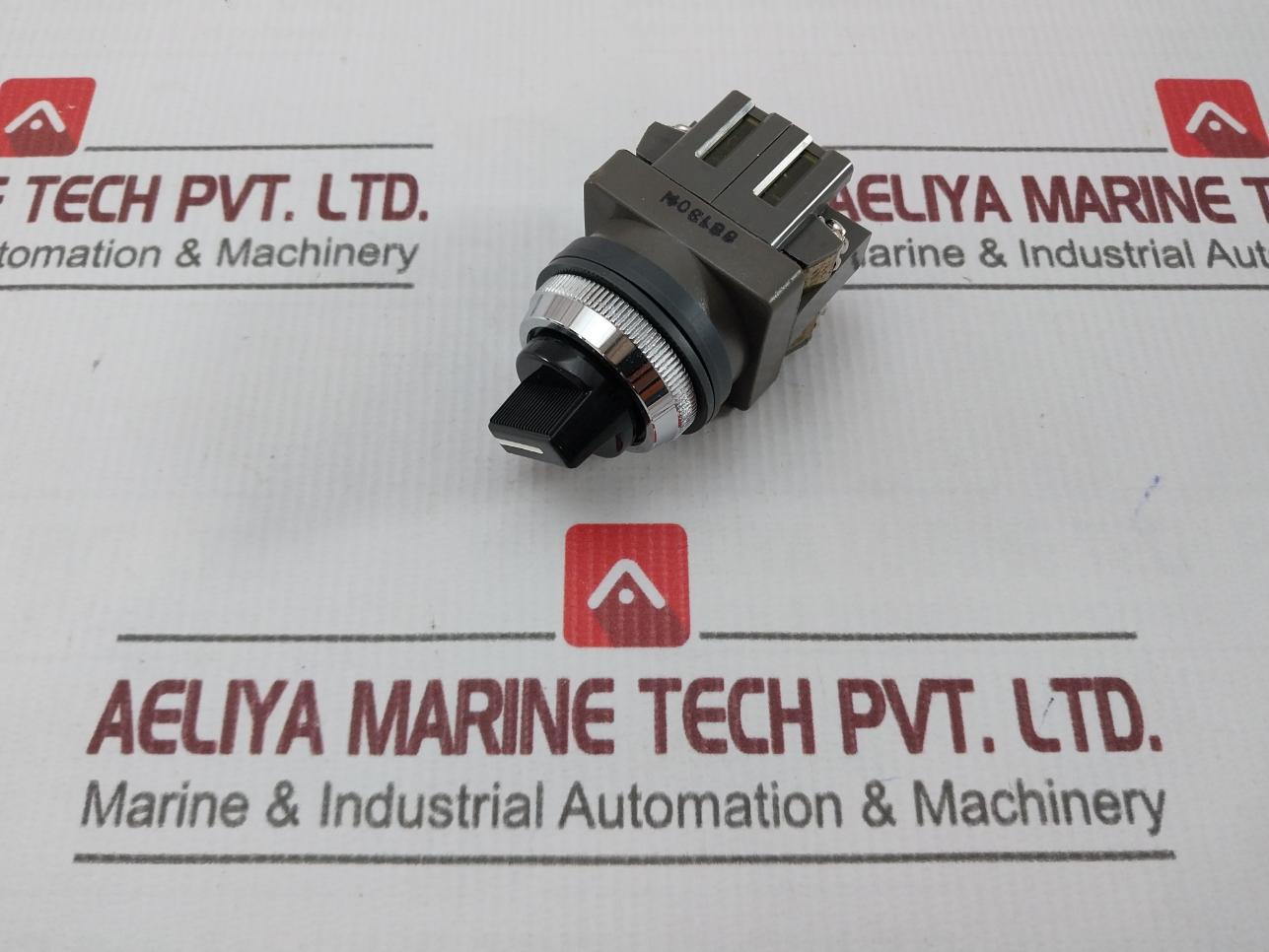 Idec Asn307S Stop/Run Selector Switch Ac 125V 5A Ac 300V 3A C0S3