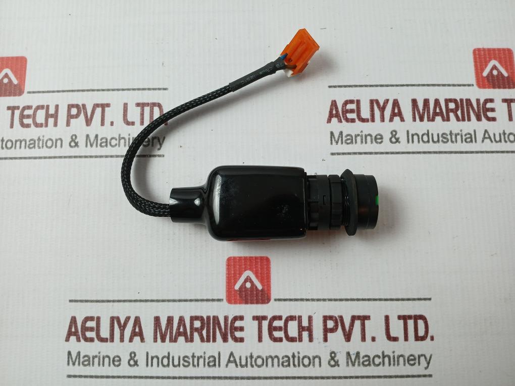 Idec Lw-c6 Push Button Control Switch