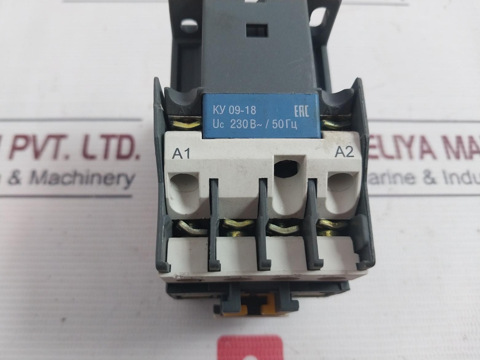Iek КМИ-10910 Small-sized Contactor 50Hz 25A
