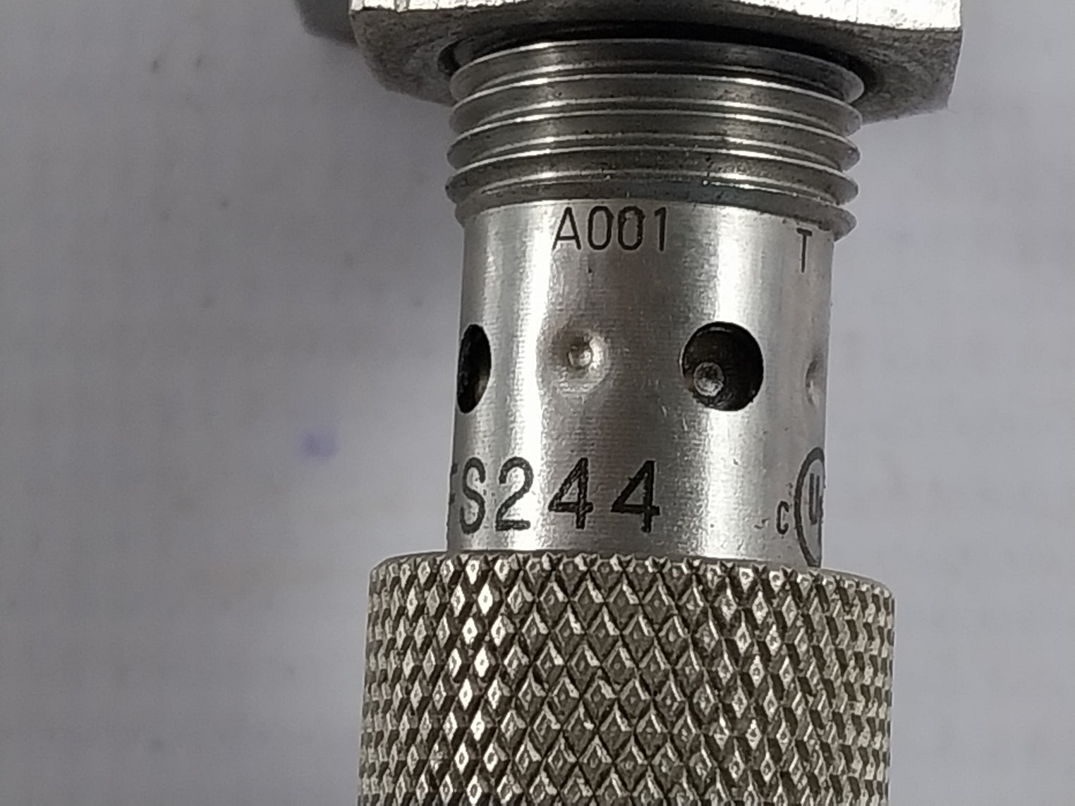 Ifm Electronic Ifs244 Inductive Sensor 1704