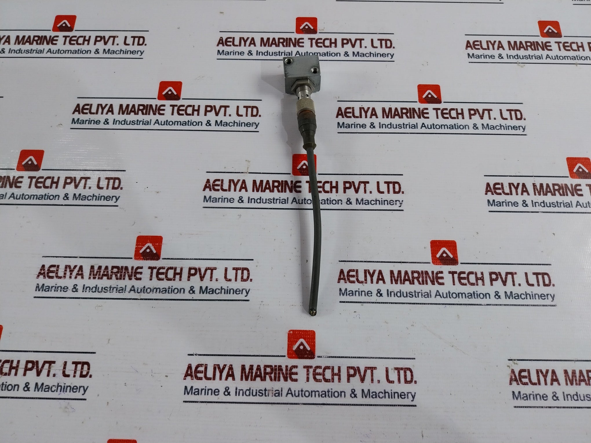 Ifm Electronic Ifs244 Inductive Sensor 1704