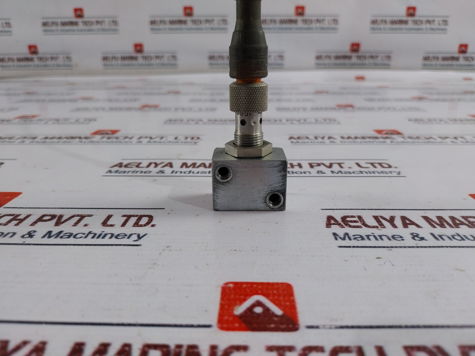 Ifm Electronic Ifs244 Inductive Sensor 1704