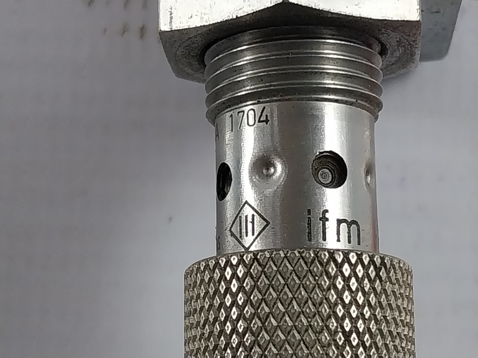 Ifm Electronic Ifs244 Inductive Sensor 1704