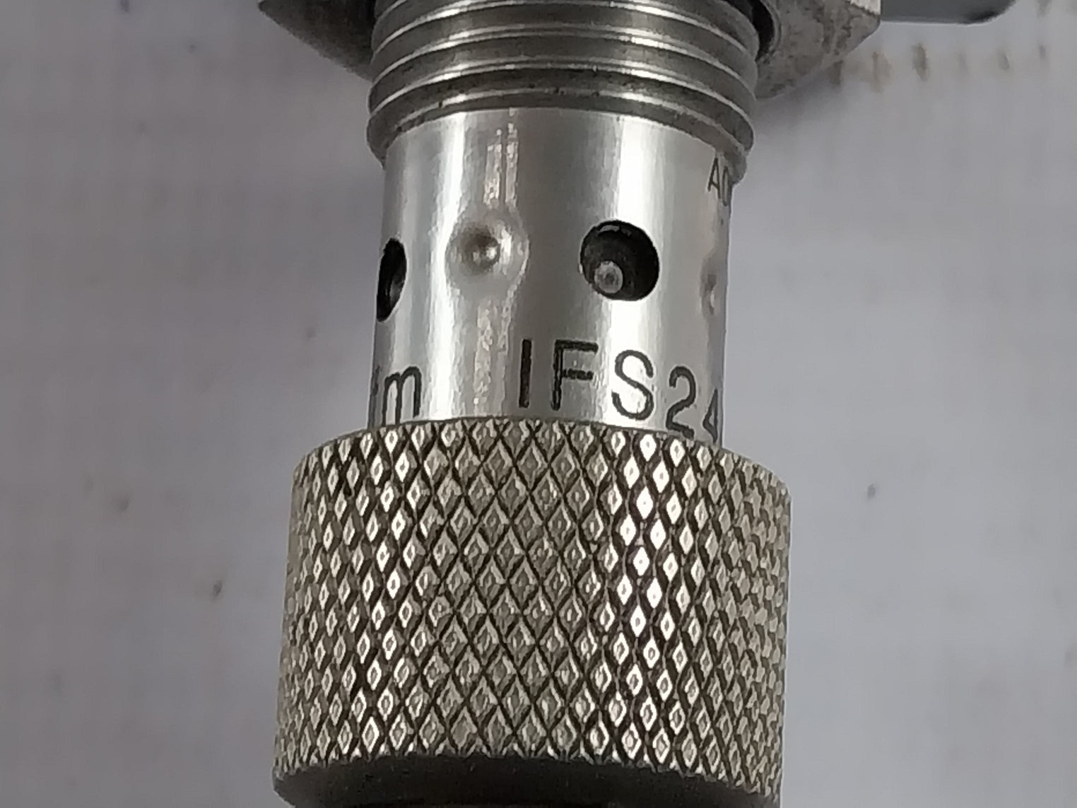 Ifm Electronic Ifs244 Inductive Sensor 1704