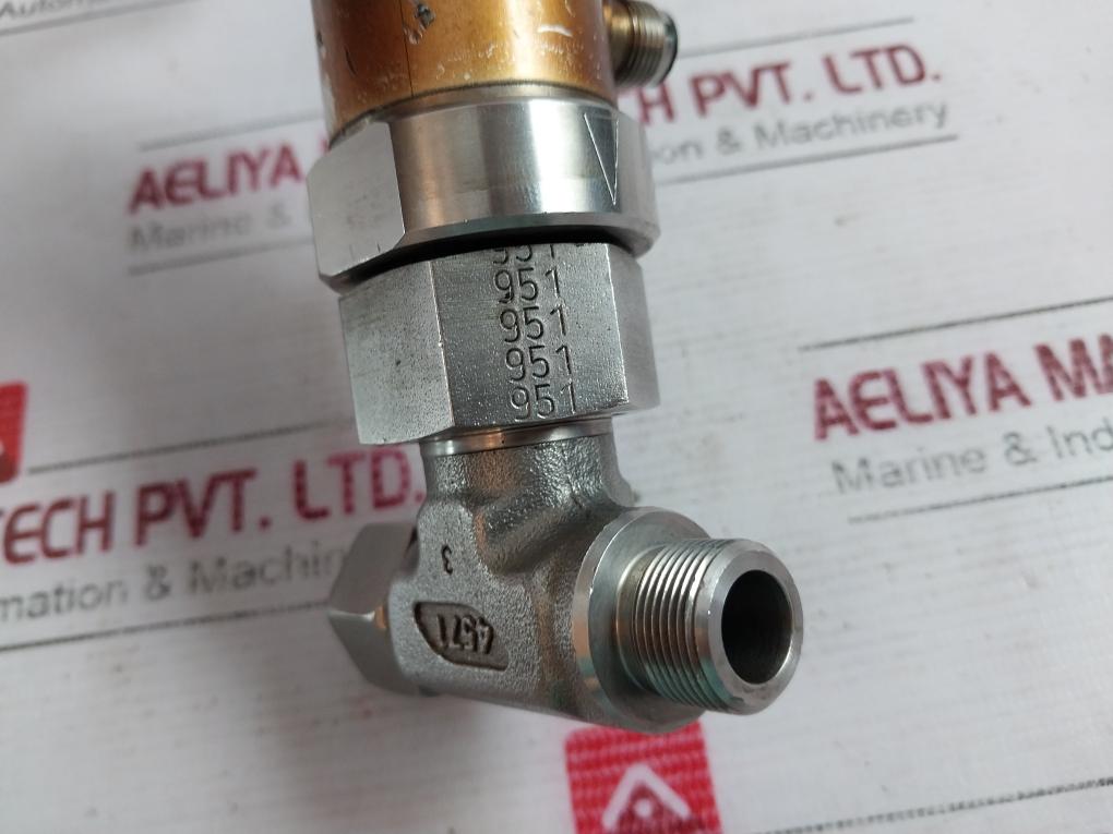 Ifm Electronic Sa0551 Flow Sensor Ip67 20-28V 4-20Ma