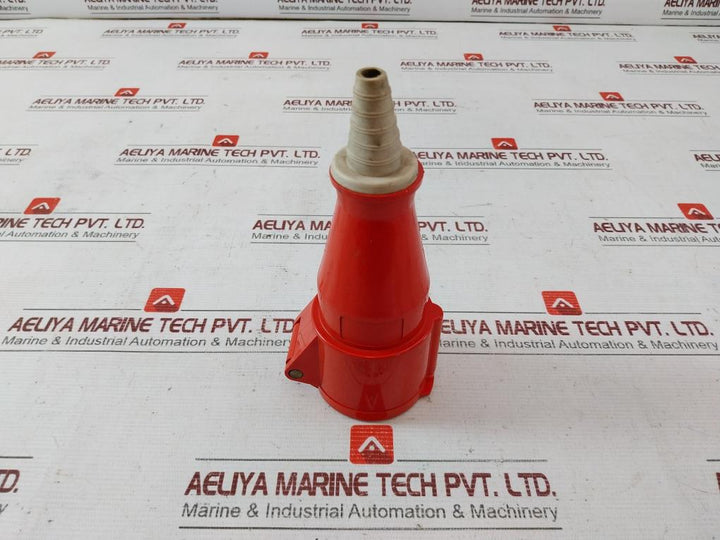 Ilme 1665 Pv Cee Plug Connector 16A-6H/380V