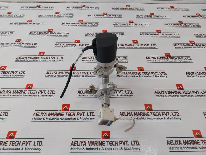 Inficon LI-9496 Balzers Pirani Gauge With ZSE80F-A2-V Pressure Switch