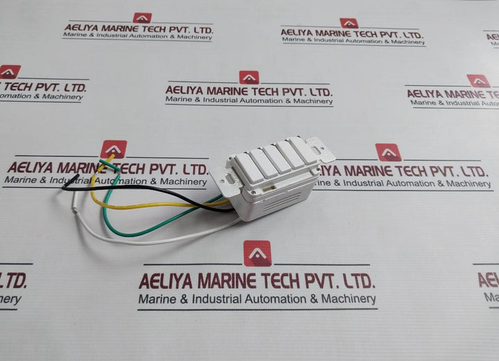 Inncom S217R5 Wall Switch Module Ac Input: 120Vac 60Hz 4.5A