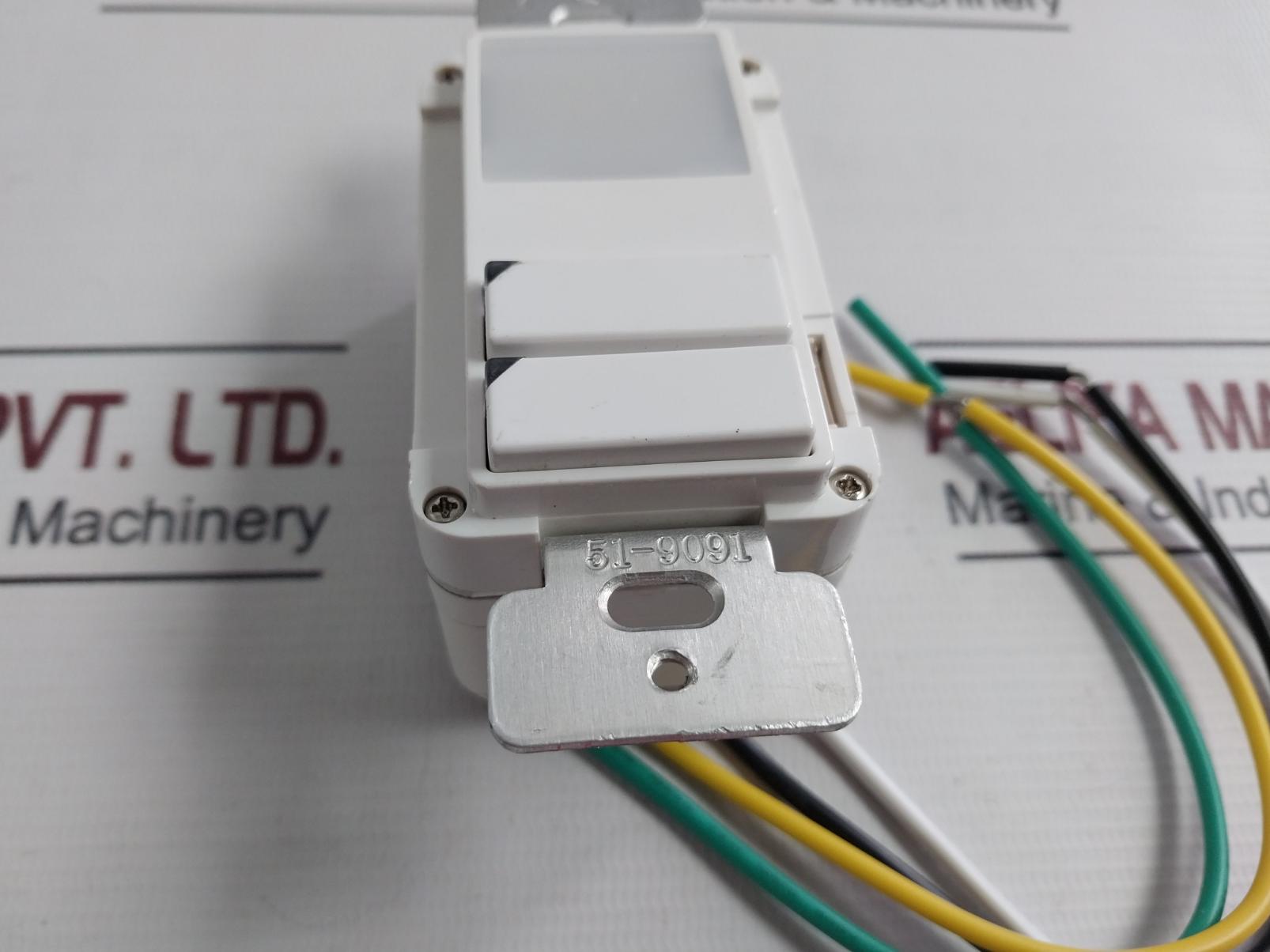 Inncom S2 Wall Switch 120Vac 60Hz