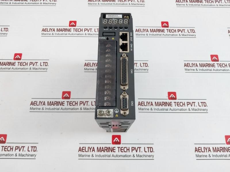 Inovance Is620Ns2R8I-mc705 Servo Drive 3Ph Ac 0-240V 2.8A 0-400 Hz 400W 220V