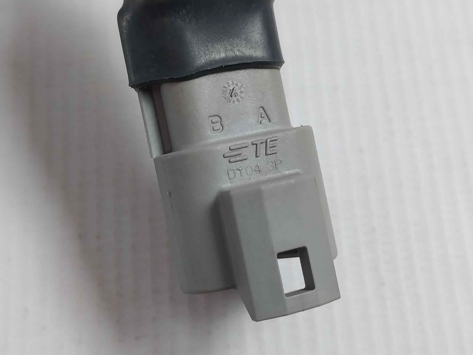 Itt Cannon Dt04-3p Electrical Connector Cable