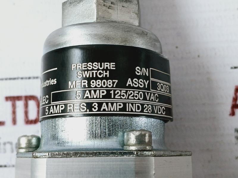 Itt Industries 115p1c3-1705 Pressure Switch 12 Psi Max 125/250 Vac