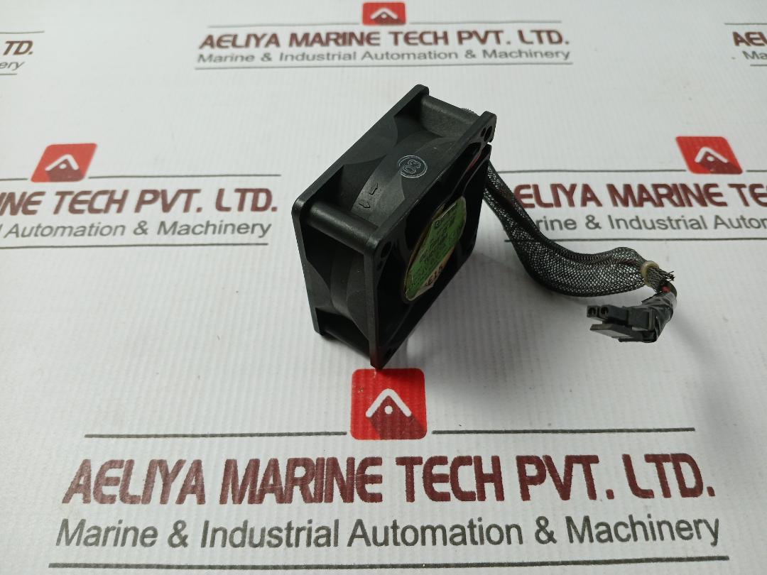 Japan Servo Tudc24B4 Dc Brushless Fan