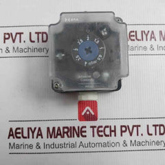Johnson Controls P233A-4-aa Pressure Switch Max 300 Mbar 0.5-4 Mbar