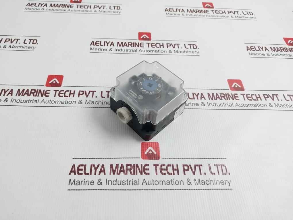 Johnson Controls P233A-4-aa Pressure Switch Max 300 Mbar 0.5-4 Mbar