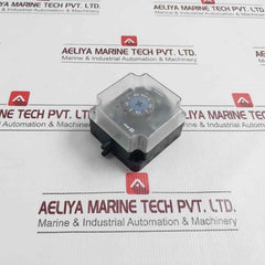 Johnson Controls P233A-4-aa Pressure Switch Max 300 Mbar 0.5-4 Mbar