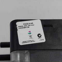 Johnson Controls P233A-4-aa Pressure Switch Max 300 Mbar 0.5-4 Mbar