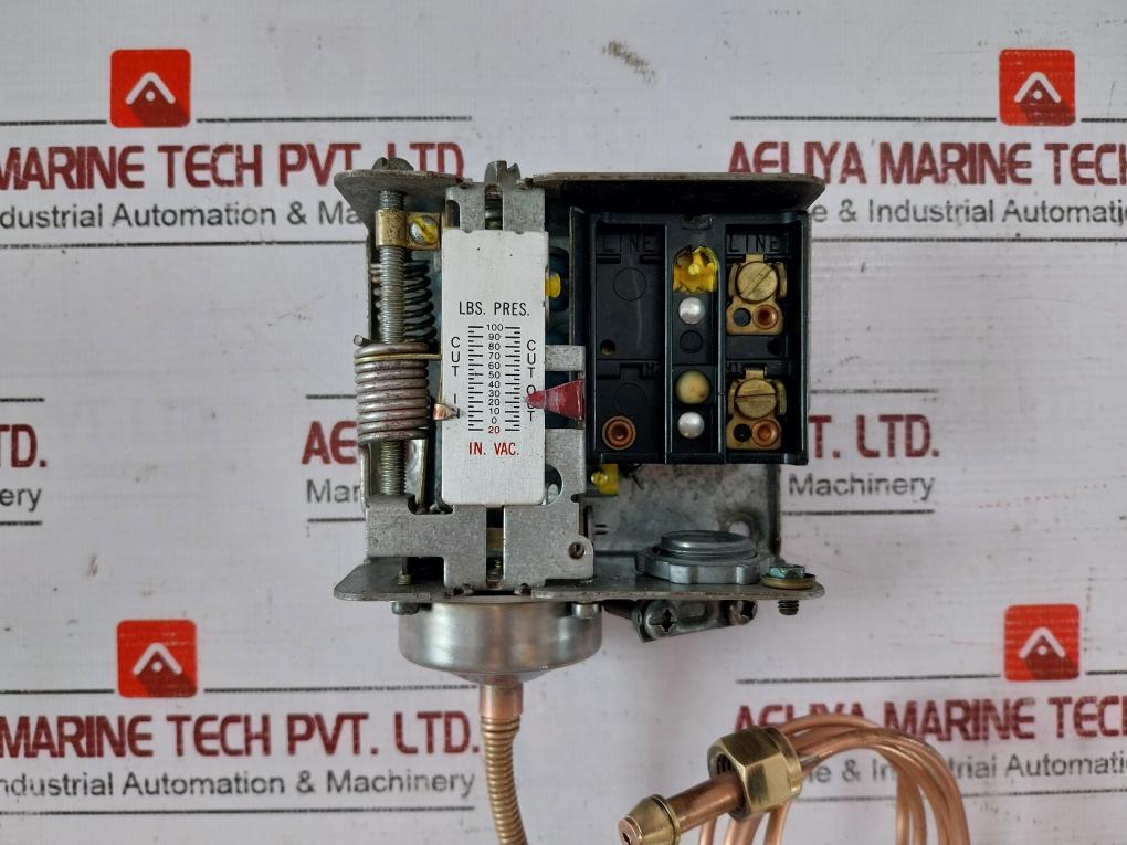 Johnson Controls P70Ca-1 Pressure Controller 125Va, 120/600Vac 57.5Va, 120/300Vdc